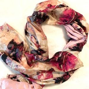 White House Black Market Scarf